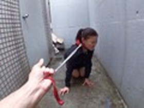 調教願望有り【失禁・浣腸我慢排泄】マゾ女と単独さん不倫プレイ投稿映像　サンプル画像01